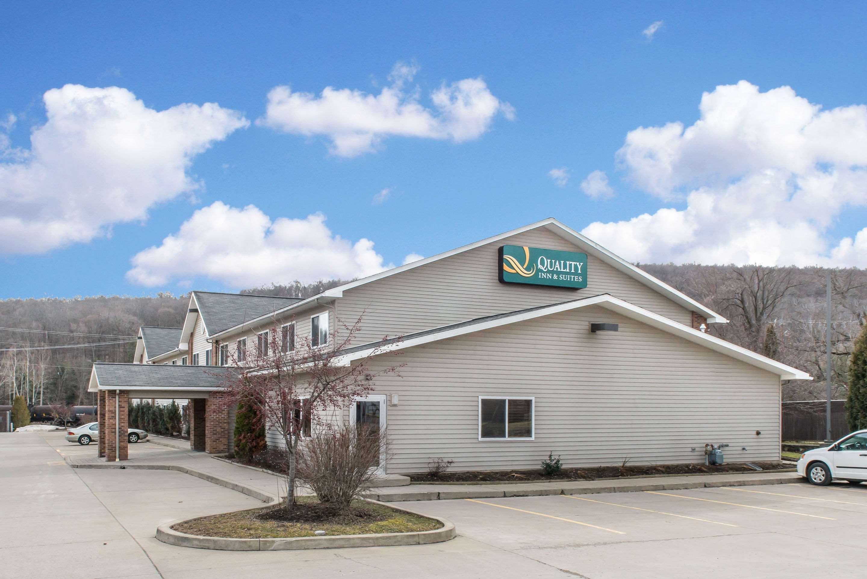Quality Inn & Suites Titusville Exterior photo